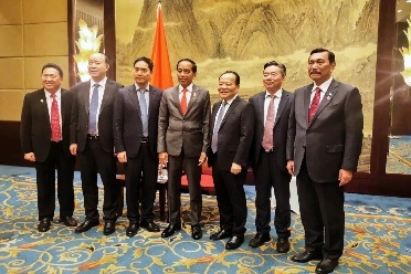 印尼总统佐科会见中国加拿大28圈总裁张毓强